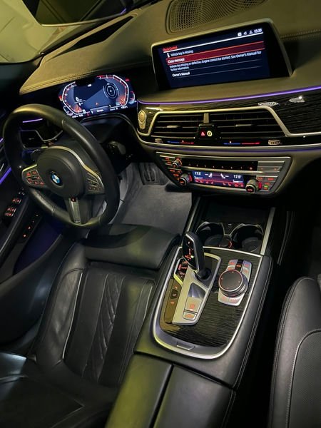 BMW 740i angle 8